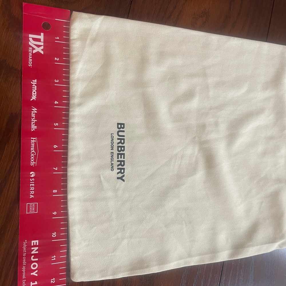 Burberry Cream Dust Bag with Logo - Picture 2 of 4